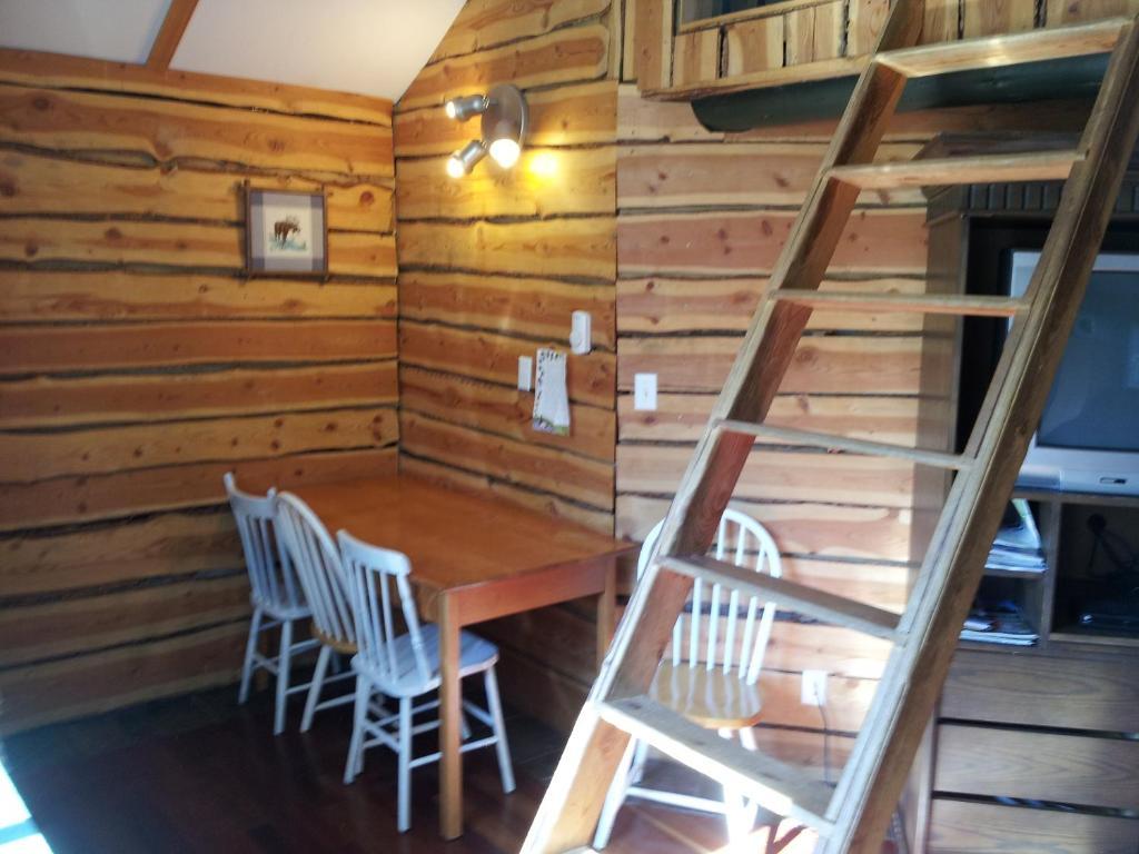Spillimacheen Steamboat Mountain Chalets酒店 客房 照片