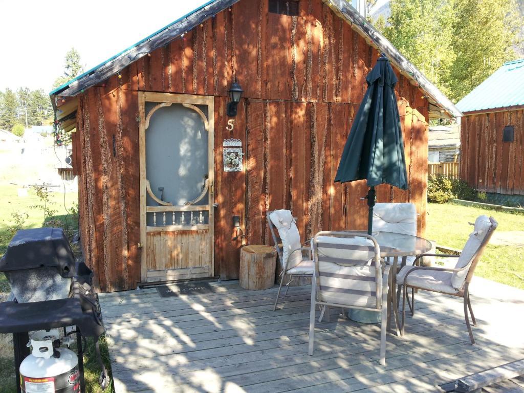 Spillimacheen Steamboat Mountain Chalets酒店 外观 照片