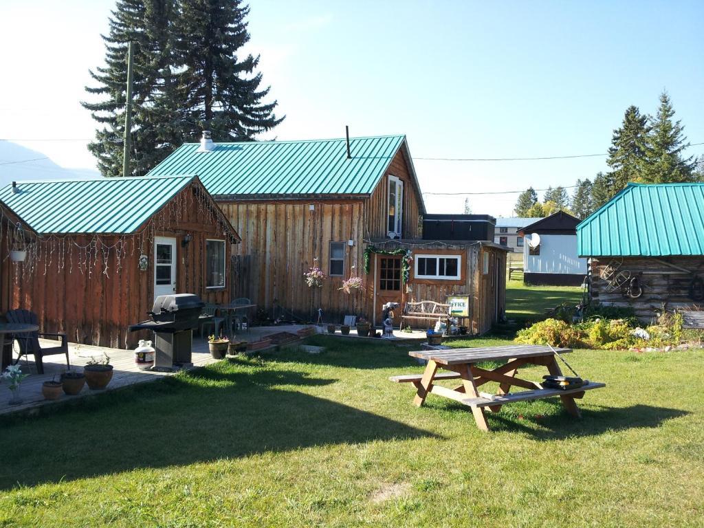 Spillimacheen Steamboat Mountain Chalets酒店 外观 照片