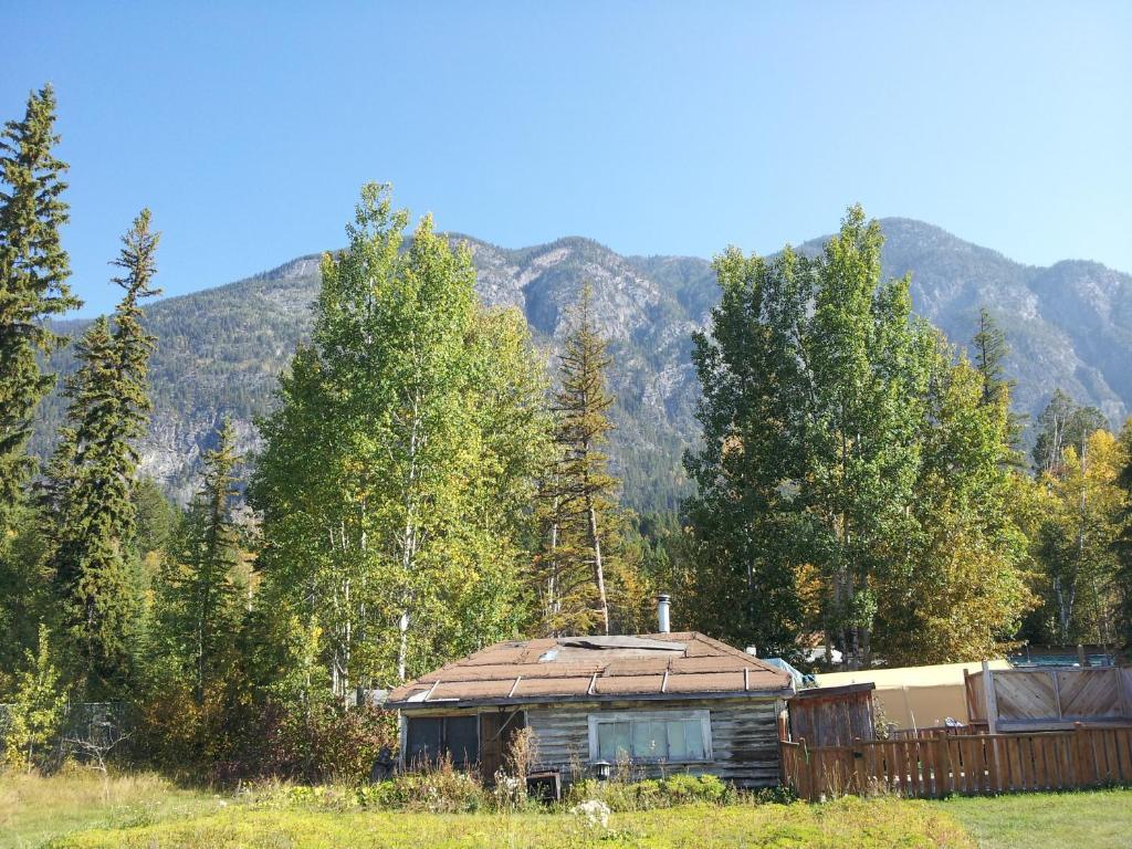 Spillimacheen Steamboat Mountain Chalets酒店 外观 照片