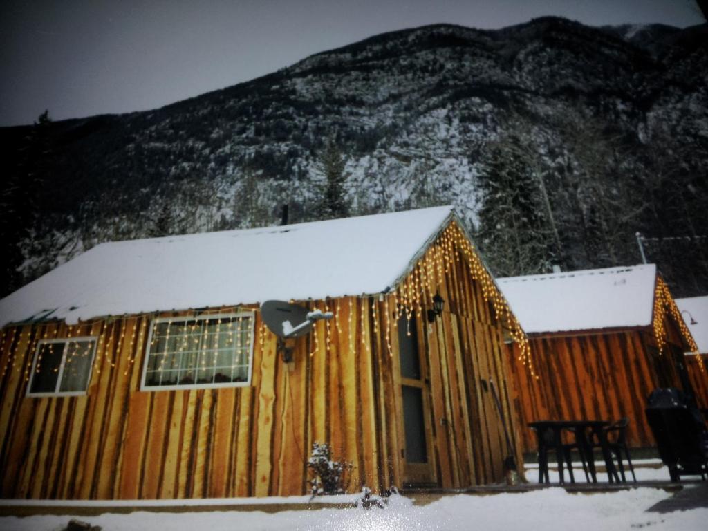 Spillimacheen Steamboat Mountain Chalets酒店 外观 照片