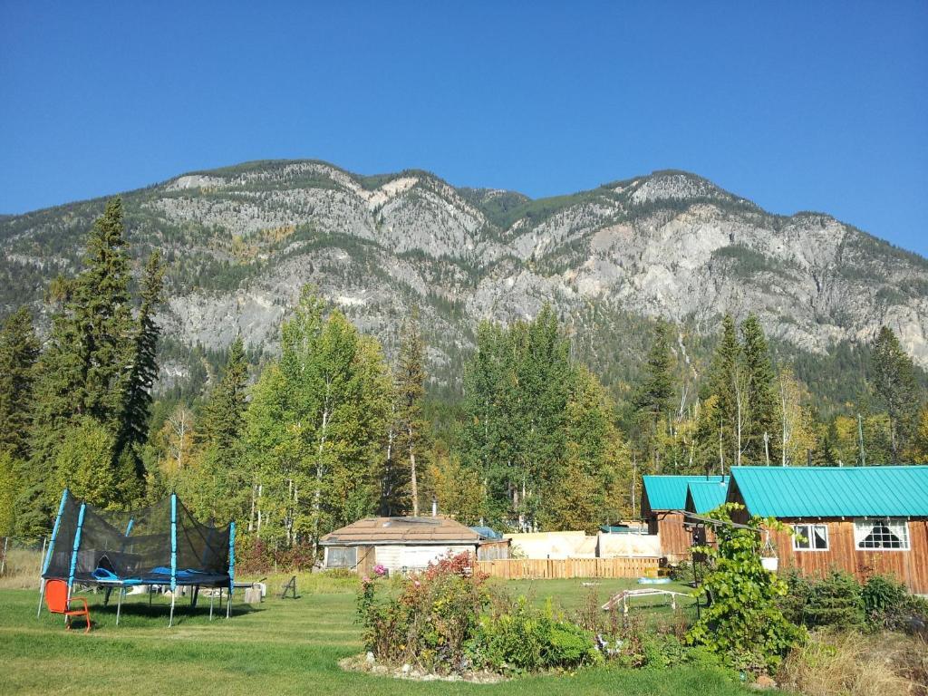 Spillimacheen Steamboat Mountain Chalets酒店 外观 照片